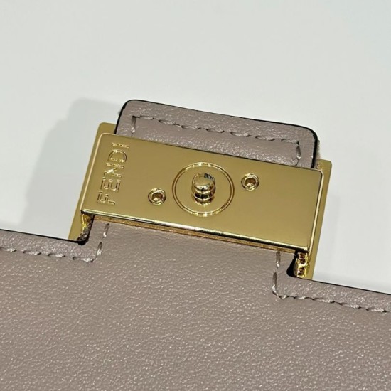 Perfetto Replica Portafoglio Fendi con catena, modello Baguette in tessuto jacquard FF marrone Imitazione Outlet