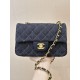 Replica Borsa a tracolla Chanel mini flap denim trapuntato A69900 blu Falso Non Originali Replica Borsa a tracolla Chanel mini flap denim trapuntato A69900 blu Imitazione fallate Outlet