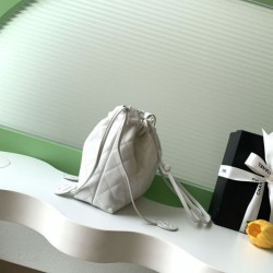 Replica Borsa a secchiello trapuntata con coulisse Chanel AS5227 bianco Imitazione fallate Outlet