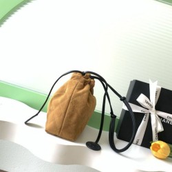 Replica Borsa a secchiello/hobo Chanel trapuntata con coulisse scamosciata AS5227 marrone Imitazione fallate Outlet
