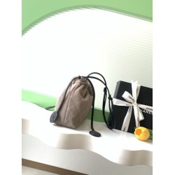 Replica Borsa a secchiello/hobo Chanel trapuntata con coulisse scamosciata AS5227 Grigio Imitazione fallate Outlet