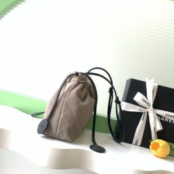 Replica Borsa a secchiello/hobo Chanel trapuntata con coulisse scamosciata AS5227 Grigio Imitazione fallate Outlet