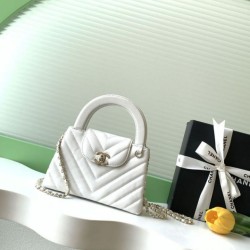 Replica Borsa a mano Kelly Chanel AS4416 con trapuntatura a chevron bianco Imitazione fallate Outlet