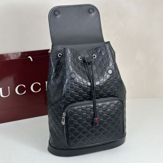 Replica Zaino medio da uomo Gucci con emblema GG 854750 Nero Imitazione fallate Outlet