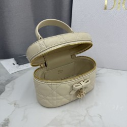 Replica Beauty case Dior Lady Dior Micro Albicocca Imitazione fallate Outlet