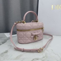 Replica Beauty case Dior Lady Dior Micro Rosa Imitazione fallate Outlet