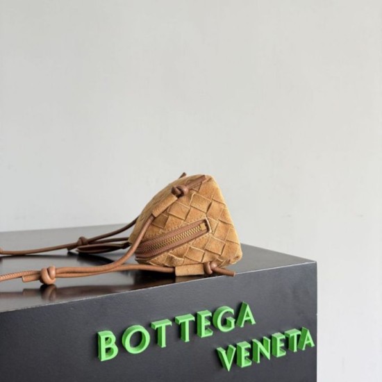Replica Pouch Bottega Veneta Concerto camoscio intrecciato Marrone Imitazione fallate Outlet