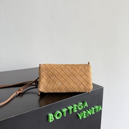 Replica Pouch Bottega Veneta Concerto camoscio intrecciato Marrone Imitazione fallate Outlet