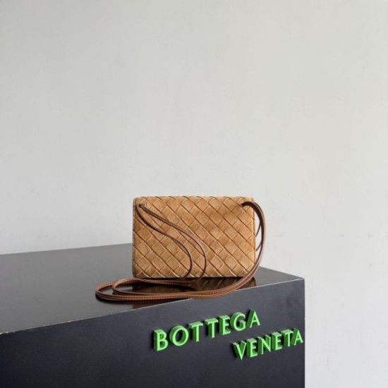 Replica Pochette Bottega Veneta Andiamo scamosciata Marrone Imitazione fallate Outlet