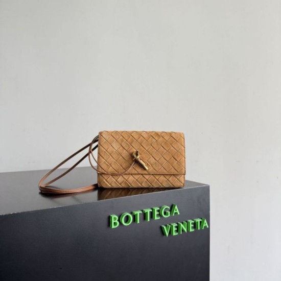Replica Pochette Bottega Veneta Andiamo scamosciata Marrone Imitazione fallate Outlet
