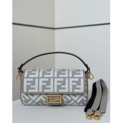 Premio Replica Borsa a tracolla classica Fendi Baguette FF ricamato grigio Imitazione Outlet