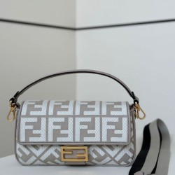 Premio Replica Borsa a tracolla classica Fendi Baguette FF ricamato grigio Imitazione Outlet