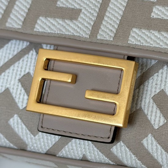 Premio Replica Borsa a tracolla classica Fendi Baguette FF ricamato grigio Imitazione Outlet