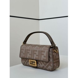 Premio Replica Borsa a tracolla classica Fendi Baguette FF ricamato marrone Imitazione Outlet