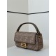 Premio Replica Borsa a tracolla classica Fendi Baguette FF ricamato marrone Imitazione Outlet