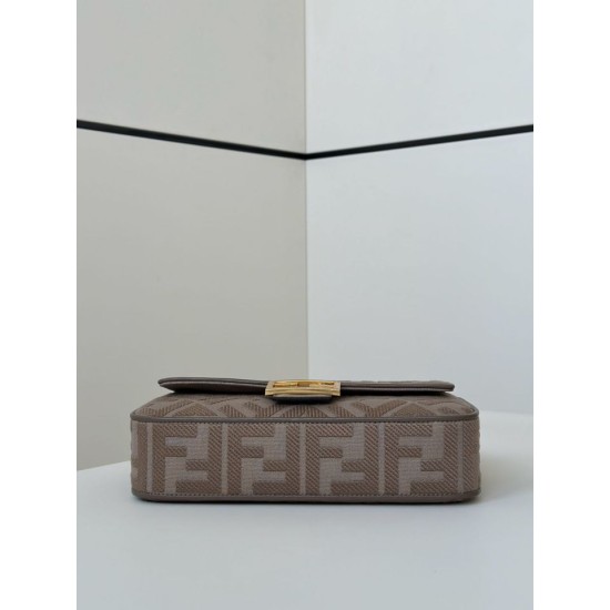 Premio Replica Borsa a tracolla classica Fendi Baguette FF ricamato marrone Imitazione Outlet