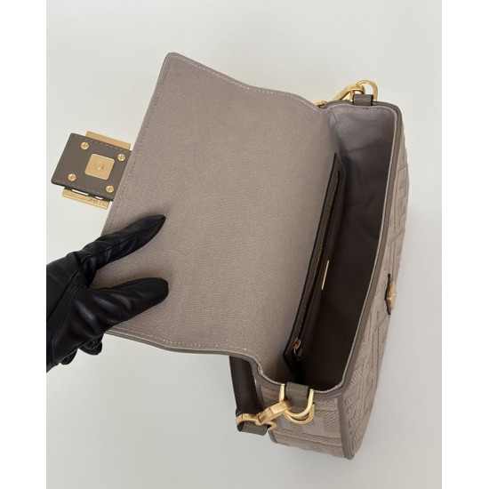 Premio Replica Borsa a tracolla classica Fendi Baguette FF ricamato marrone Imitazione Outlet