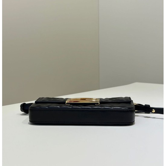 Premio Replica Borsa Fendi Baguette con manico superiore e logo FF impresso Nero Imitazione Outlet