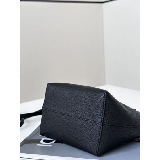 Replica Borsa tote Fendi Roll Mini Selleria Nero False fatte bene Online Premio Replica Borsa tote Fendi Roll Mini Selleria Nero Imitazione Outlet