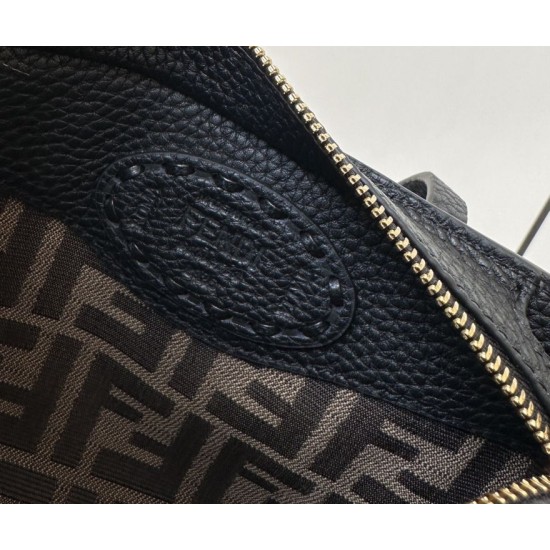Replica Borsa tote Fendi Roll Mini Selleria Nero False fatte bene Online Premio Replica Borsa tote Fendi Roll Mini Selleria Nero Imitazione Outlet