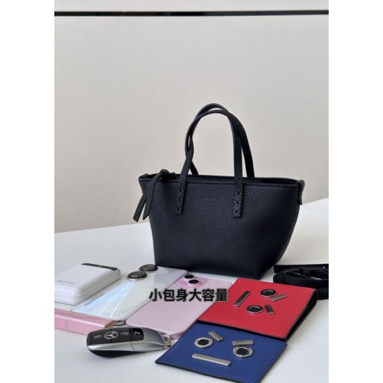 Replica Borsa tote Fendi Roll Mini Selleria Nero False fatte bene Online Premio Replica Borsa tote Fendi Roll Mini Selleria Nero Imitazione Outlet
