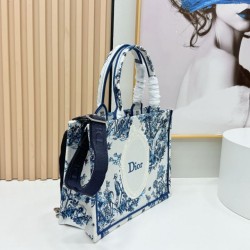 Premio Replica Borsa Dior Book Tote piccola/media/grande con ricamo Toile de Jouy blu/bianco Imitazione Outlet