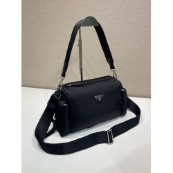 Replica Borsa a tracolla Prada da uomo nylon/saffiano nera Fallate Online