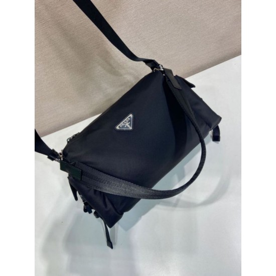 Replica Borsa a tracolla Prada da uomo nylon/saffiano nera Fallate Online