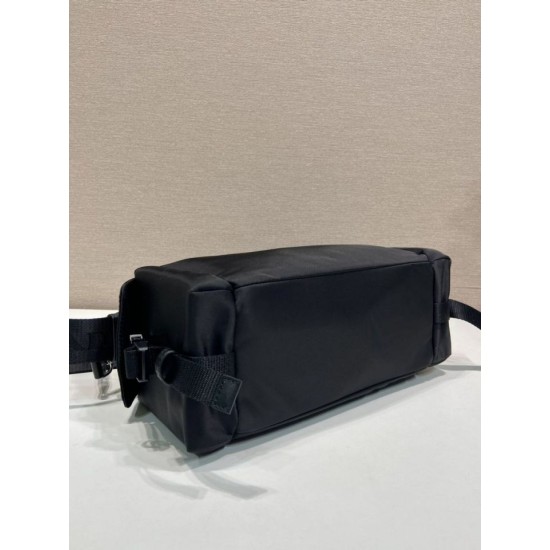 Replica Borsa a tracolla Prada da uomo nylon/saffiano nera Fallate Online