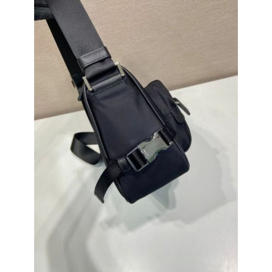 Replica Borsa a tracolla da uomo Prada nylon/saffiano 2VH192 Nero Fallate Online