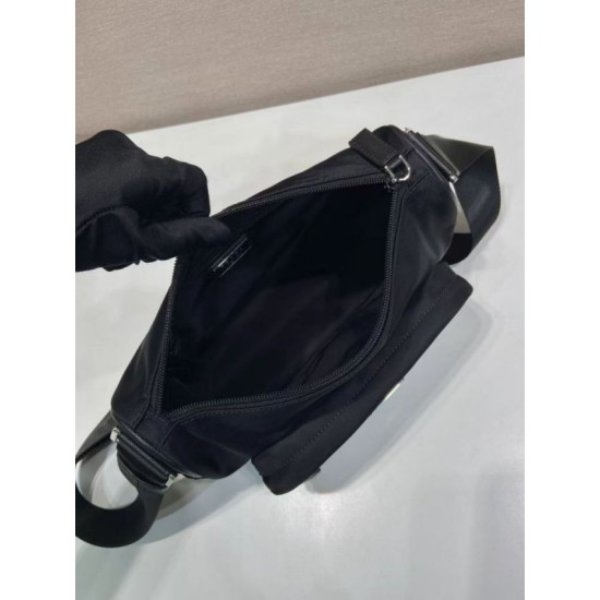 Replica Borsa a tracolla da uomo Prada nylon/saffiano 2VH192 Nero Fallate Online