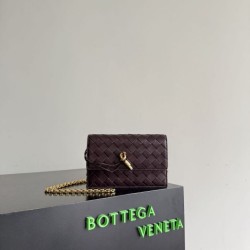 Replica Borsa a tracolla Andiamo di Bottega Veneta su catena Borgogna Fallate Online