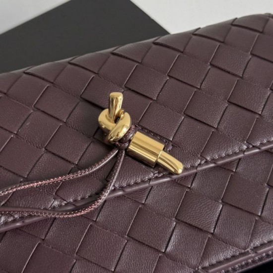 Replica Borsa a tracolla Andiamo di Bottega Veneta su catena Borgogna Fallate Online