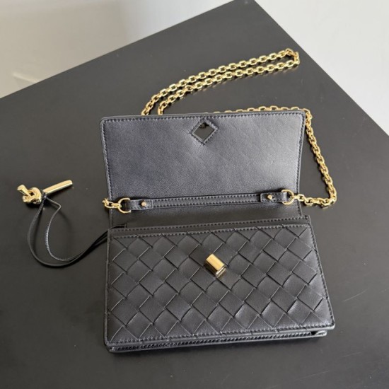 Replica Borsa a tracolla Andiamo di Bottega Veneta su catena Nero Fallate Online