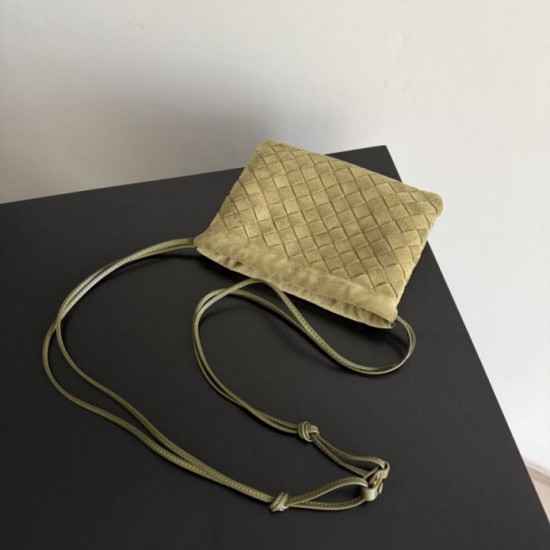 Replica Bottega Veneta Dustbag Intrecciato Scamosciato verde oliva Fallate Online