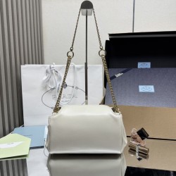 Replica Borsa a tracolla Prada Tumulte piccola 1BD395 Bianco Fallate Online