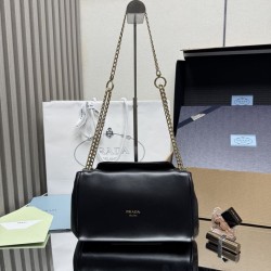 Replica Borsa a tracolla Prada Tumulte piccola 1BD395 nera Fallate Online