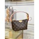 Replica Borsa Louis Vuitton Pochette Hills M27509 Marrone Fallate Online