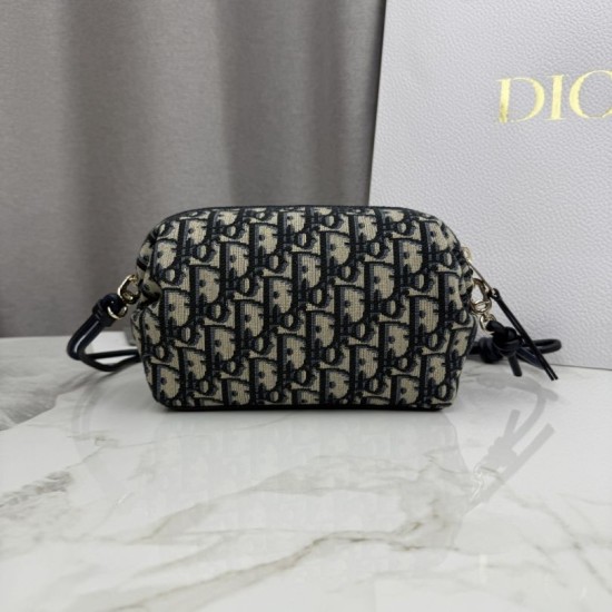 Replica Borsa Dior Bow Dior Oblique jacquard blu imitazione Outlet Replica Borsa Dior Bow Dior Oblique jacquard blu False Online