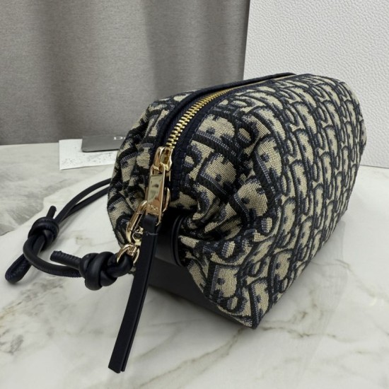 Replica Borsa Dior Bow Dior Oblique jacquard blu imitazione Outlet Replica Borsa Dior Bow Dior Oblique jacquard blu False Online