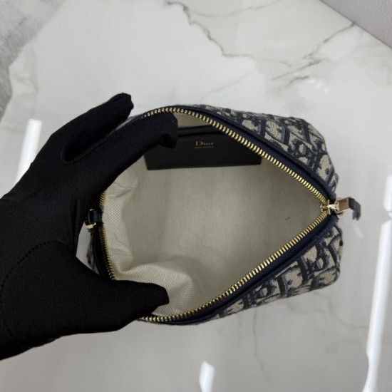 Replica Borsa Dior Bow Dior Oblique jacquard blu imitazione Outlet Replica Borsa Dior Bow Dior Oblique jacquard blu False Online