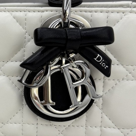 Replica Borsa Dior Lady D-Joy Micro Bag Latte Cannage in pelle di agnello bianca False Online