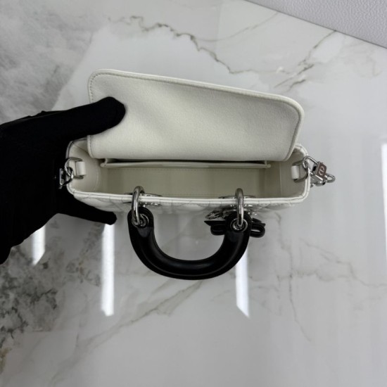 Replica Borsa Dior Lady D-Joy Micro Bag Latte Cannage in pelle di agnello bianca False Online