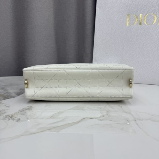 Replica Borse Dior Trianon con catena piatta macrocannage bianca False Online
