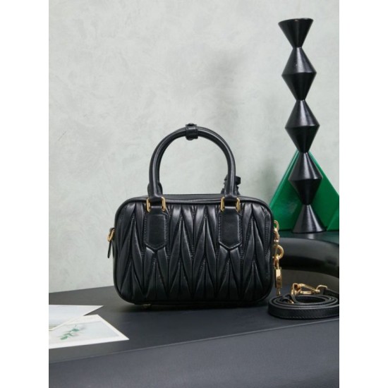 Qualità superiore Replica Borsa tote Miu Miu Arcadie nappa trapuntata 5BB123 nera Imitazione Outlet
