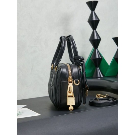 Qualità superiore Replica Borsa tote Miu Miu Arcadie nappa trapuntata 5BB123 nera Imitazione Outlet