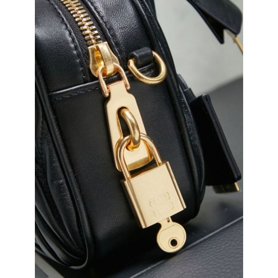 Qualità superiore Replica Borsa tote Miu Miu Arcadie nappa trapuntata 5BB123 nera Imitazione Outlet
