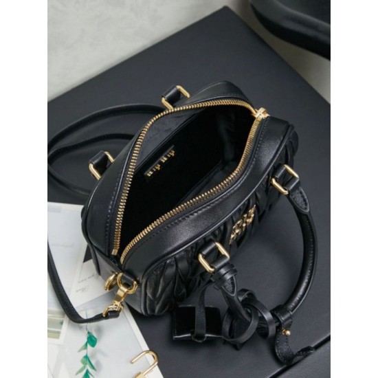 Qualità superiore Replica Borsa tote Miu Miu Arcadie nappa trapuntata 5BB123 nera Imitazione Outlet