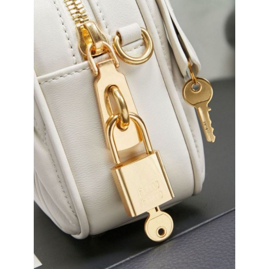 Qualità superiore Replica Borsa tote Miu Miu Arcadie nappa trapuntata 5BB123 Bianco Imitazione Outlet