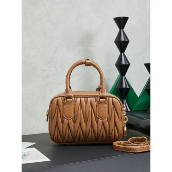 Qualità superiore Replica Borsa tote Miu Miu Arcadie nappa trapuntata 5BB123 marrone Imitazione Outlet